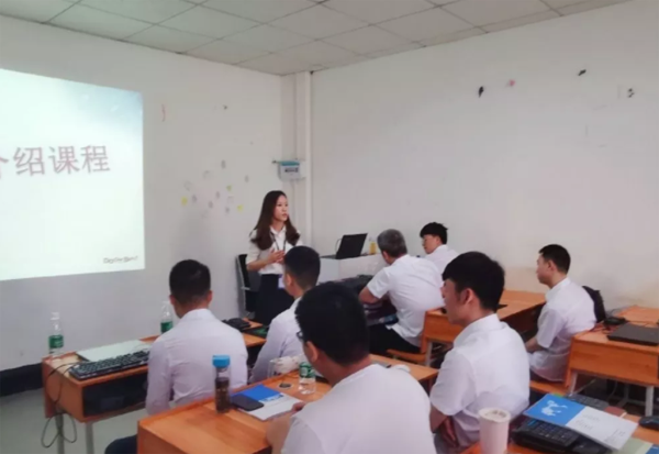 刚毕业的大学生该如何找工作？