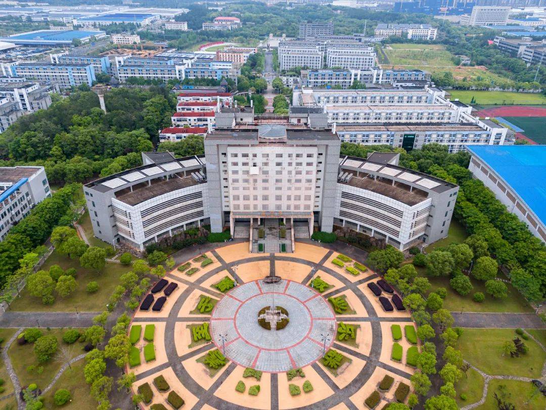 江西唯一上榜高校！毕业生薪资全省第一，这所顶级“双非”大学实力不输211？