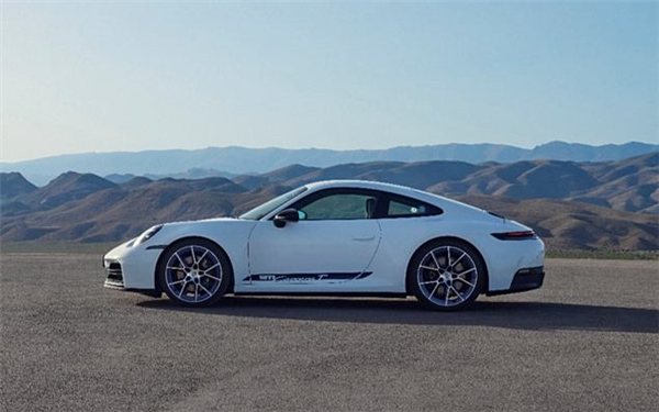 163.3万元! 新款保时捷911 Carrera T正式开启预售