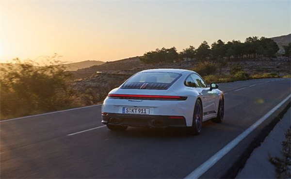 163.3万元! 新款保时捷911 Carrera T正式开启预售