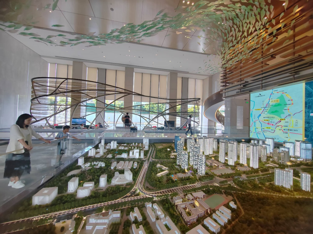 广州楼市,双双破“万”