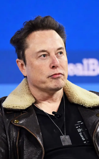 “马斯克暗示:不会利用影响力报复对手”