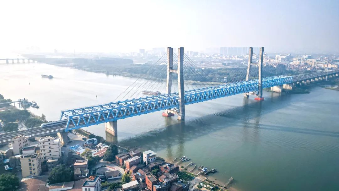 铁路节前春运车票进入发售最高峰,已累计发售车票5768万张