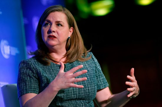 美联储理事Bowman:进一步降息之前 希望降通胀能有更多进展