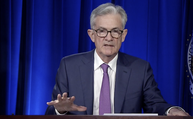 鲍威尔首日国会听证会:不急于调整利率,对特朗普关税新政不予置评