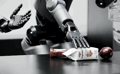 不要小瞧机器人的羁绊!Figure AI发布能“双机协作”的端侧大模型