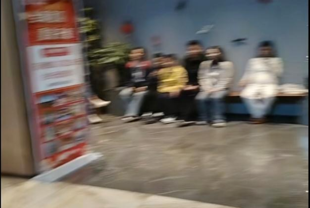 网友称汉中赏花“一房难求”睡洗浴中心？文旅局回应