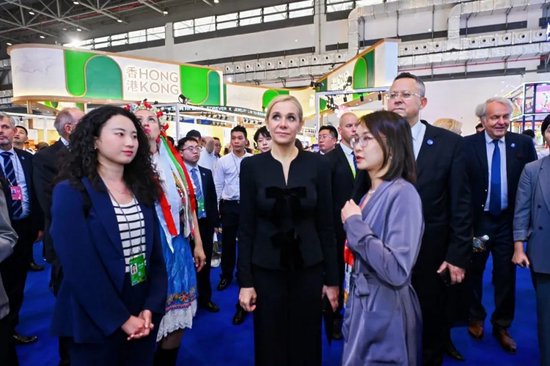 绿地集团携20国好物亮相第五届消博会，共建共享中国消费大市场