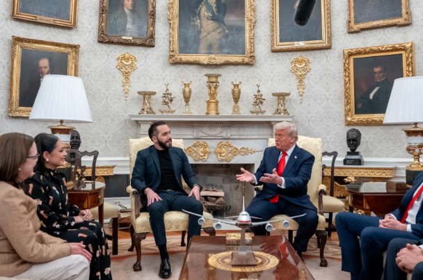 特朗普的“权力美学”:把白宫变成“金宫”?