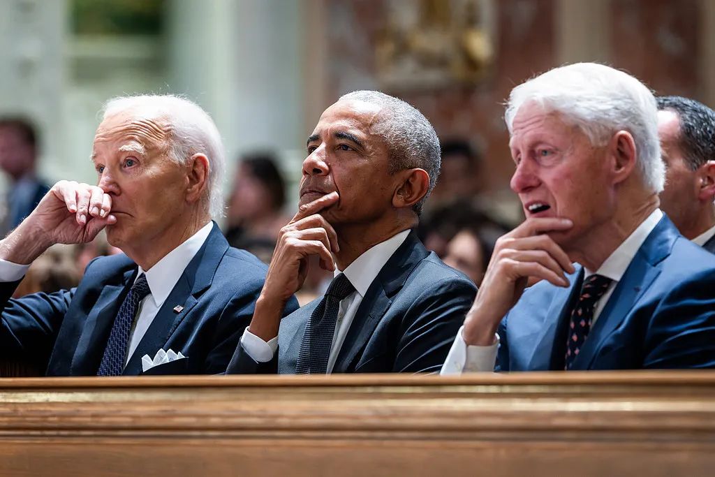 “前所未有”！拜登、奥巴马、克林顿接连谴责特朗普政府