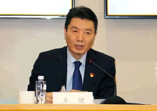 北京银行零售业务总监李建营拟任中荷人寿董事长