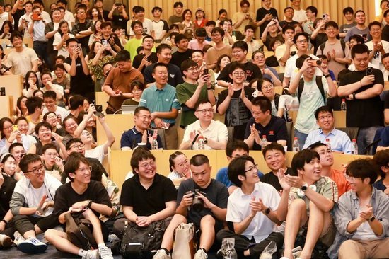 创新创业大讲堂｜余承东：构筑自主可控的鸿蒙操作系统与生态体系