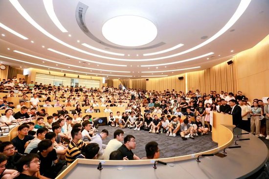 创新创业大讲堂｜余承东：构筑自主可控的鸿蒙操作系统与生态体系