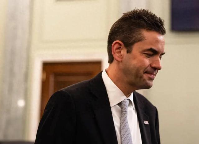 马斯克刚走，他也被撤换了