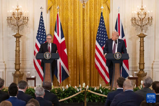 外盘头条：美英签署贸易协议 特朗普税收方案公布 新一代AI芯片刺激AMD股价大涨 特朗普集团推出智能手机