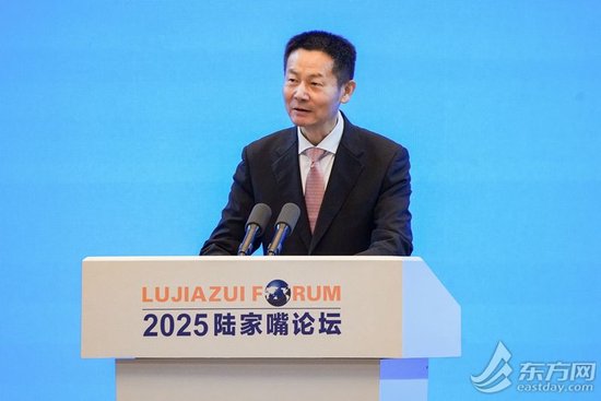 吴清：投资者在长期陪伴龙头上市公司中获得可观回报