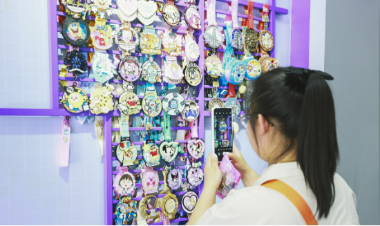 Keep奖牌携手《无限暖暖》开启梦幻运动之旅