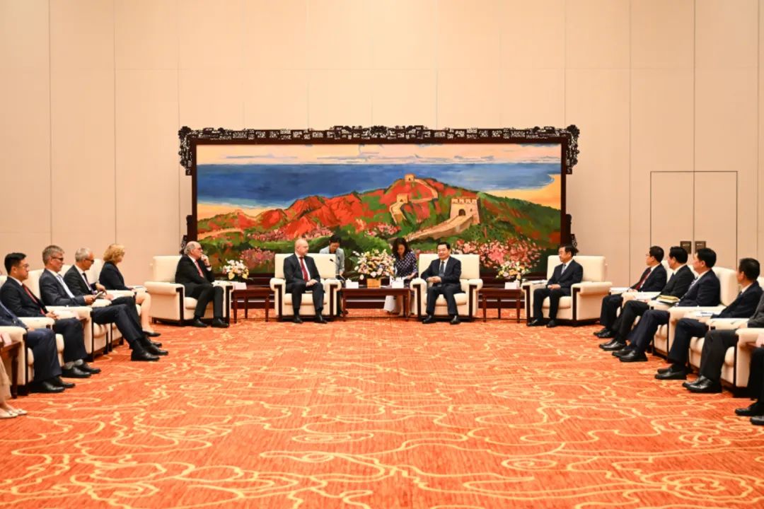 辽宁省委书记郝鹏、省长王新伟会见宝马集团董事默特尔一行