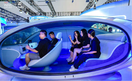 直击WAIC丨千里科技联手阶跃星辰、吉利发布下一代智能座舱Agent OS（预览版）