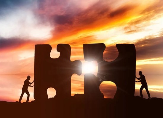 女装大王14亿再跨界，锂电大佬梁丰又一场豪赌