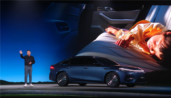 油耗可媲美摩托车 吉利中型家轿银河A7上市:8.18万起