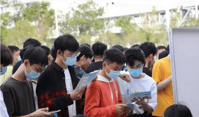 学生毕业后都是做什么工作的 学生毕业后都是做什么工作的