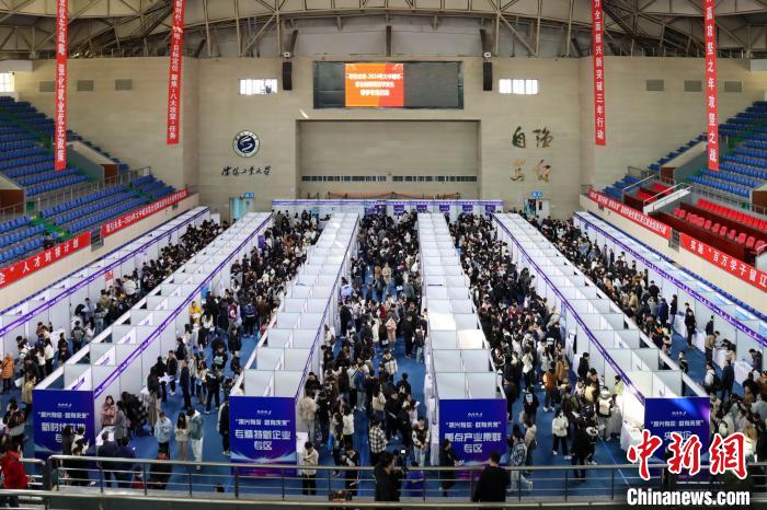 大学生毕业后回当地的多吗 大学生毕业后回当地的多吗