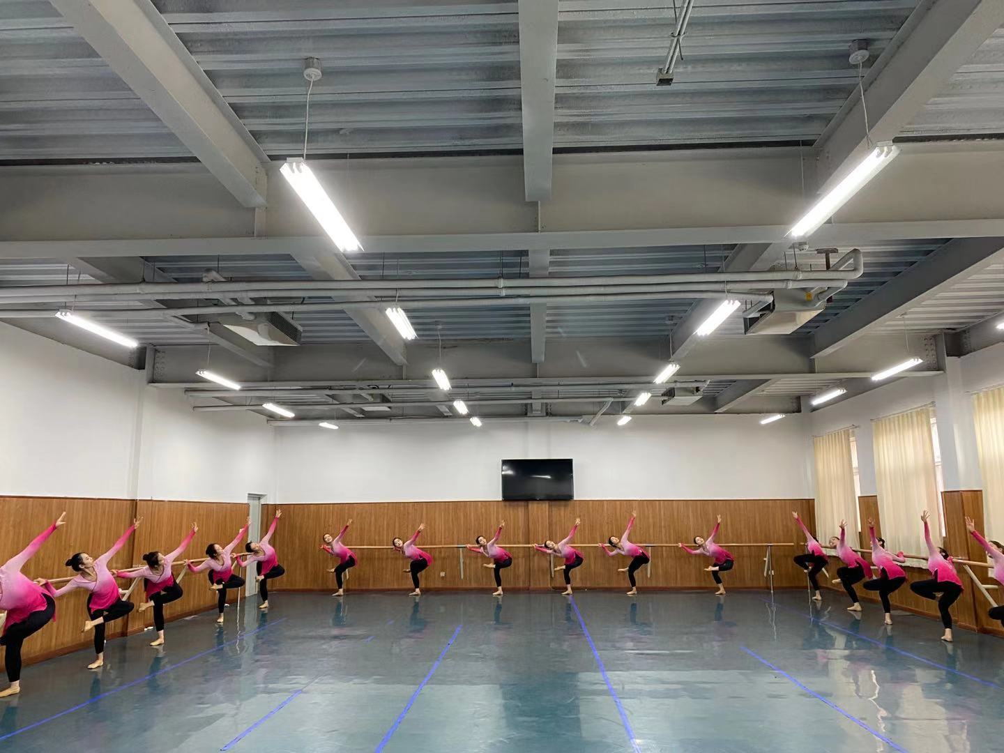 关于舞蹈学毕业后能做什么工作的信息 关于舞蹈学毕业后能做什么工作的信息