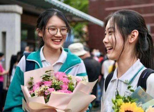 大学毕业后回家继承皇位怎么办