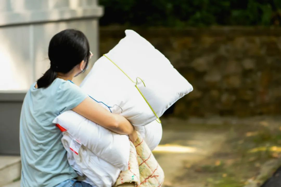 大学毕业后怎么度过酷暑生活