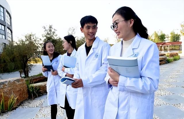 学医的毕业后能做什么工作女生