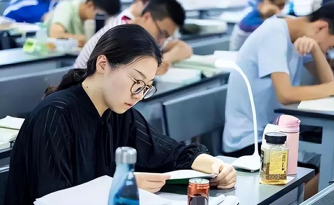 大学毕业想转行不知道做什么