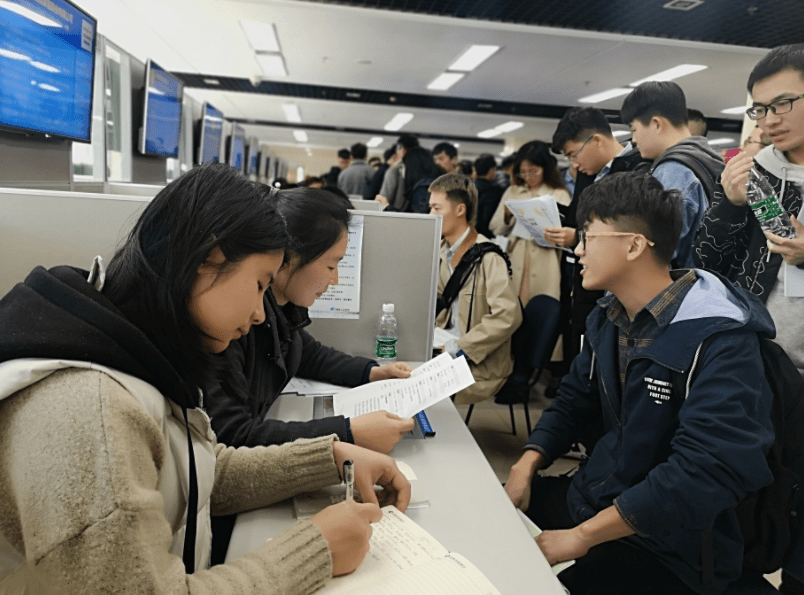 师范学生毕业后做什么工作合适 师范学生毕业后做什么工作合适