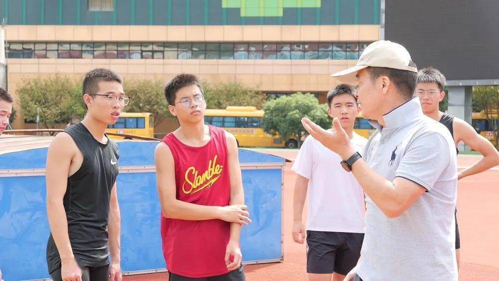 体育生大学毕业后可以做什么