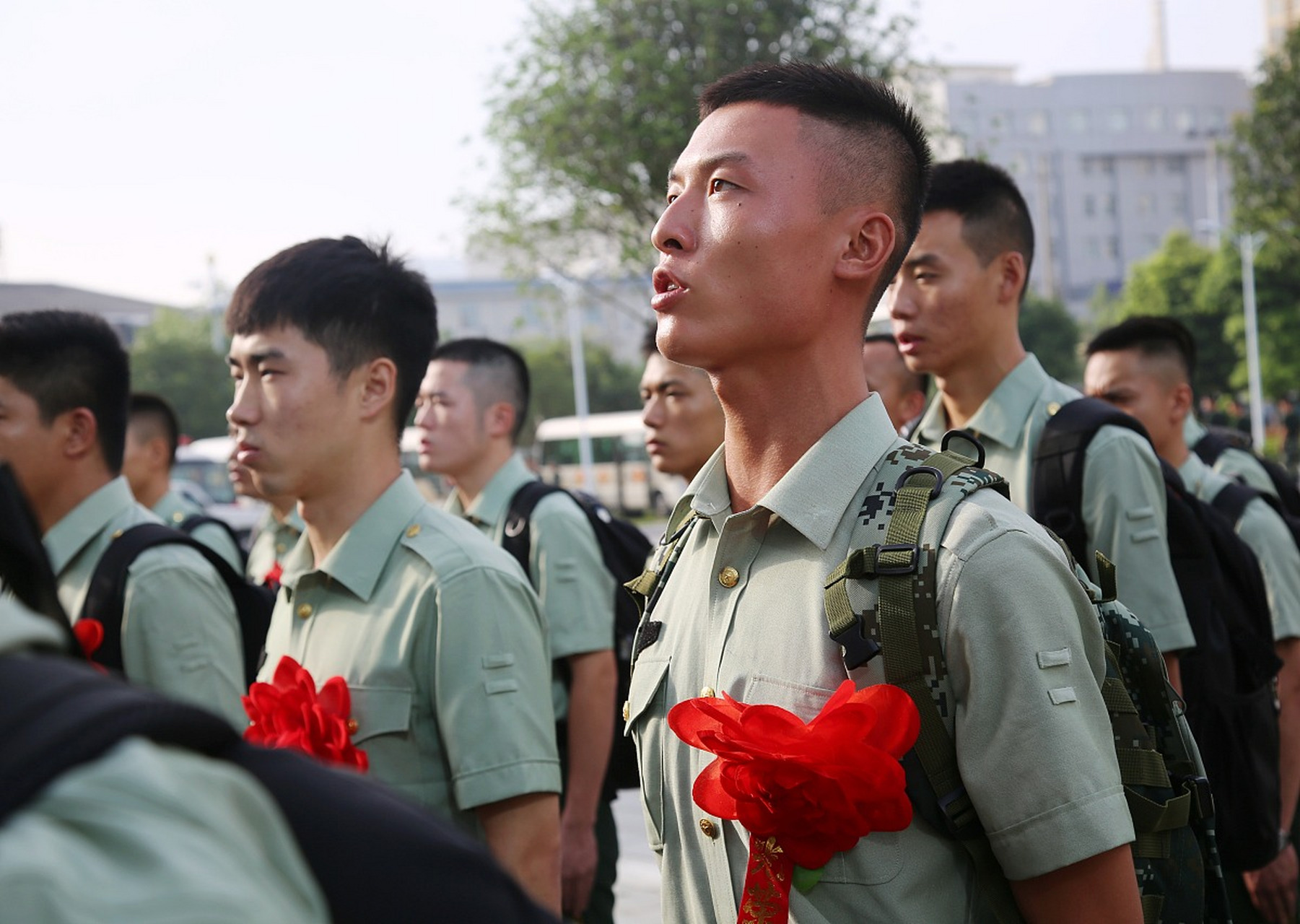 大学毕业后当兵好就业吗男