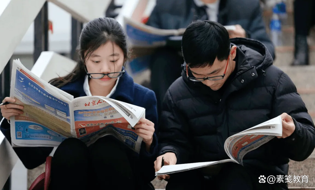 大学生刚毕业适合找什么工作 大学生刚毕业适合找什么工作