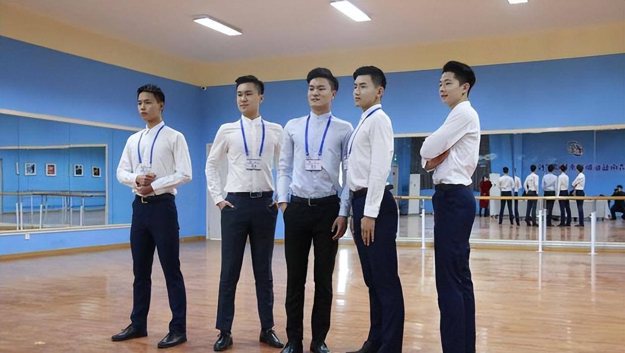 大学毕业后改行怎么比较容易 大学毕业后改行怎么比较容易