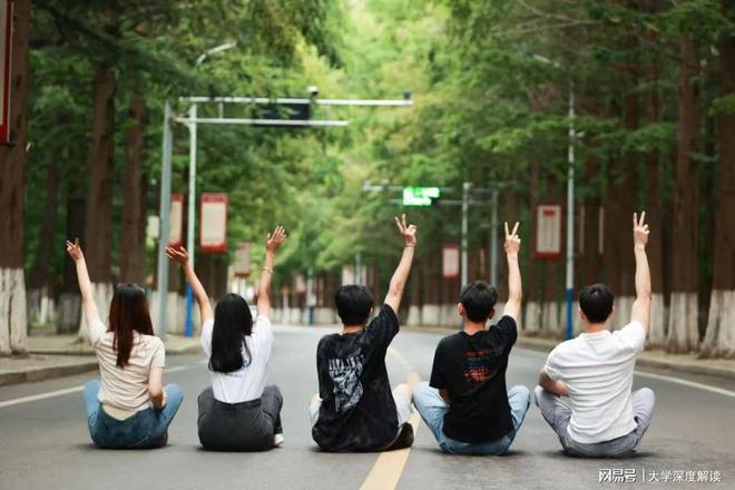 关于大学毕业后你会去干嘛的信息